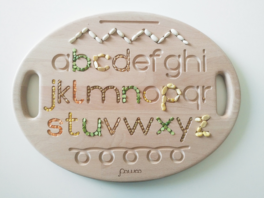 tavoletta sensoriale in legno con alfabeto